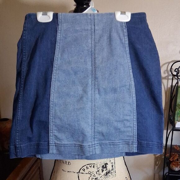 Free People Blue Denim Mini  Skirt Size 4 - Picture 1 of 8